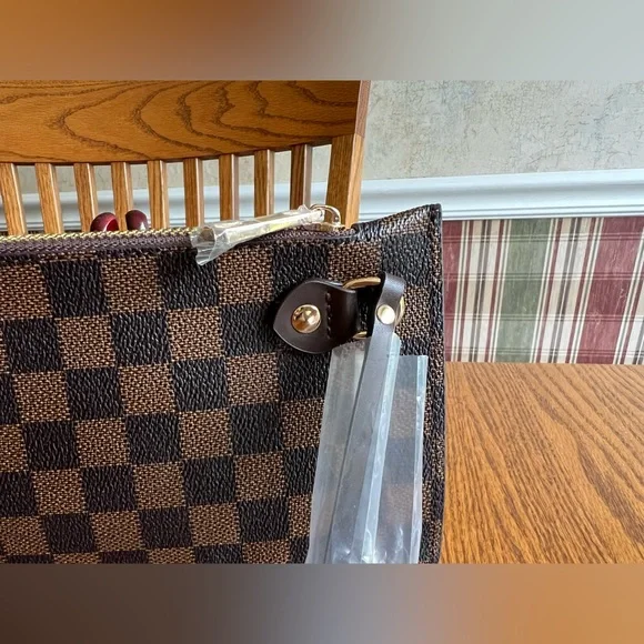 Fashion Checkered Brown Clutch / wristlet - NWOT - made of quality material . - Picture 11 of 12